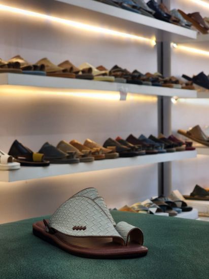 صورة شرقي نقش تمساح جلد طبيعي ارضيه مرنه ومنخفضه